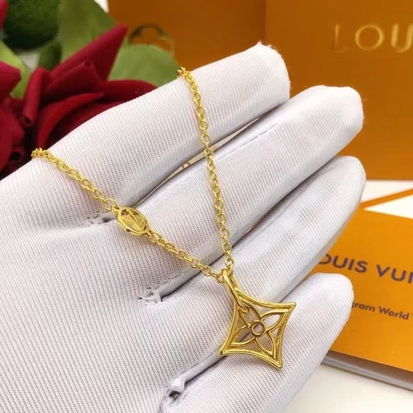 Louis Vuitton Gold Diamond-Shaped Pendant Necklace - Picture 7 of 8